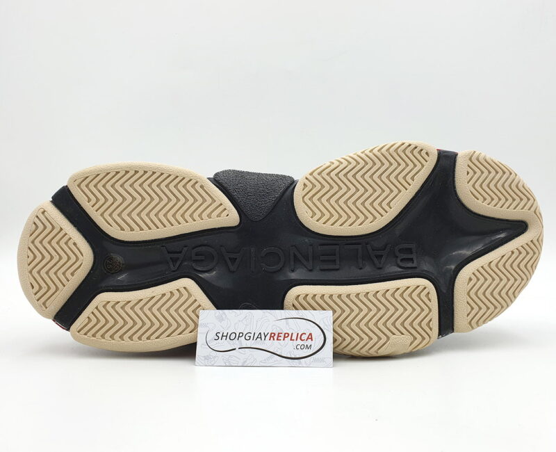giay balenciaga triple s den do replica 1:1