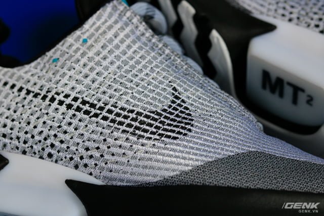 giay tu cot day cua Nike