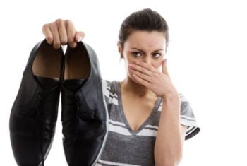 Những cách khử mùi giày thể thao nhanh mà hữu hiệu nhất