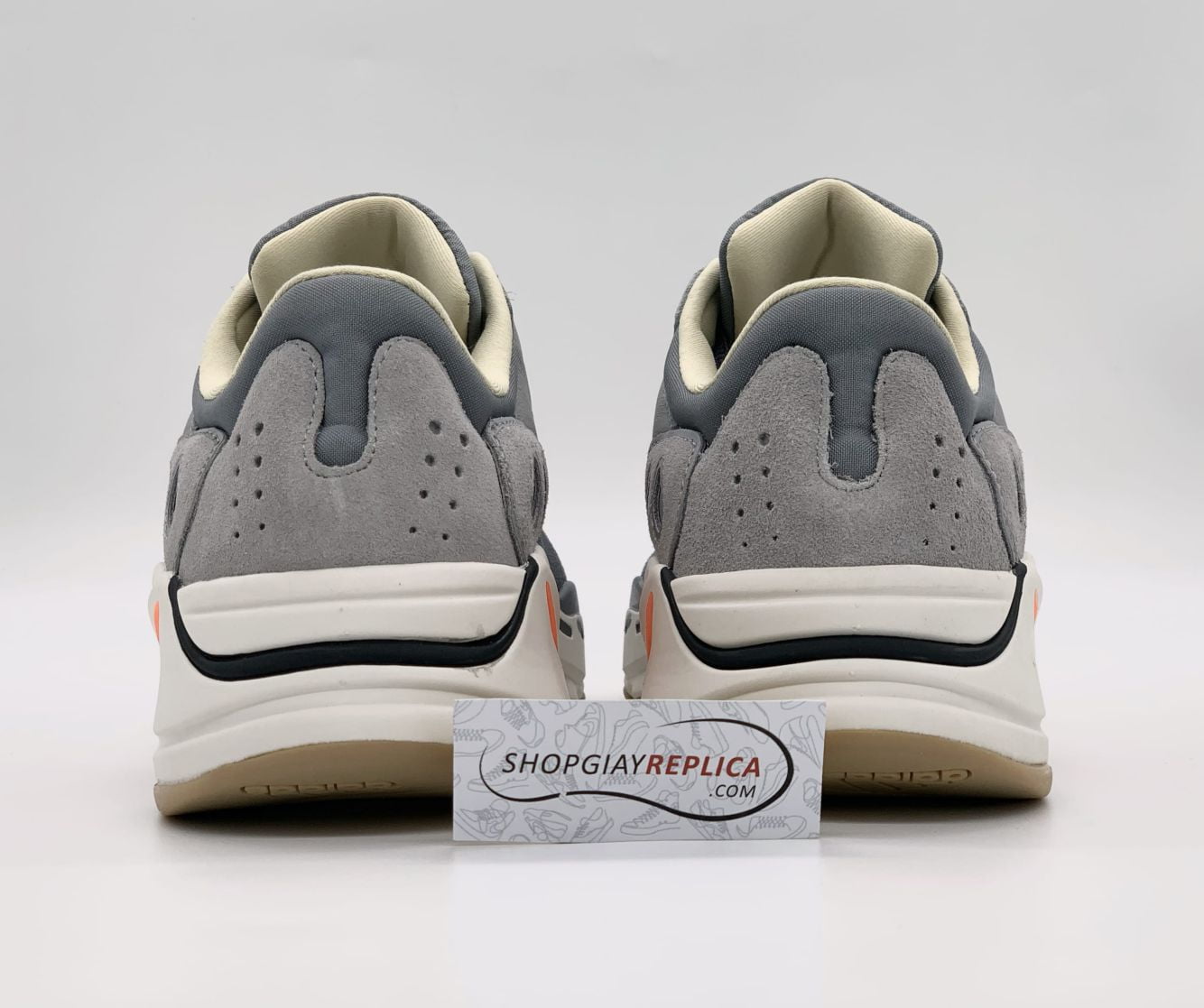 Yeezy 700 Magnet