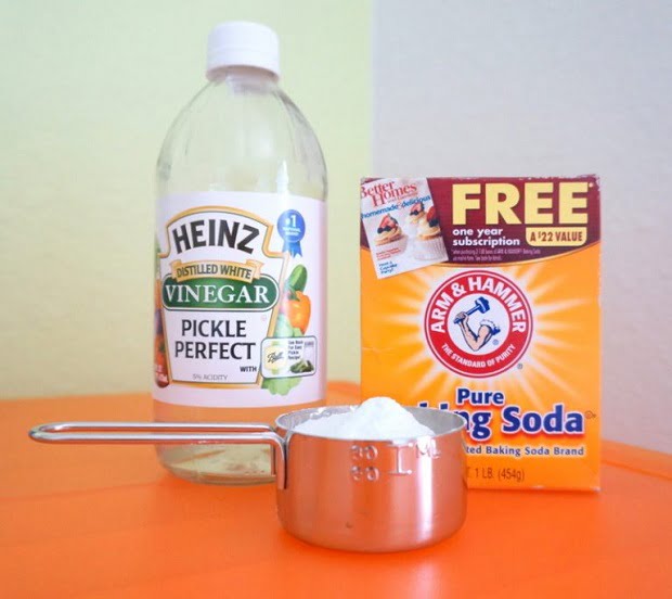 Giặt giày converse bằng baking soda và giấm