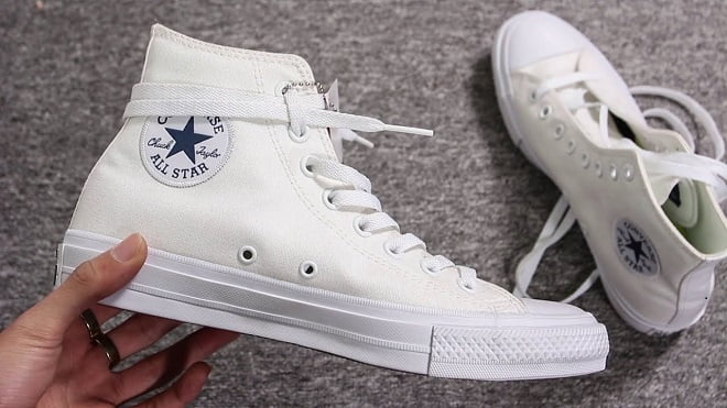 buộc dây converse cao cổ
