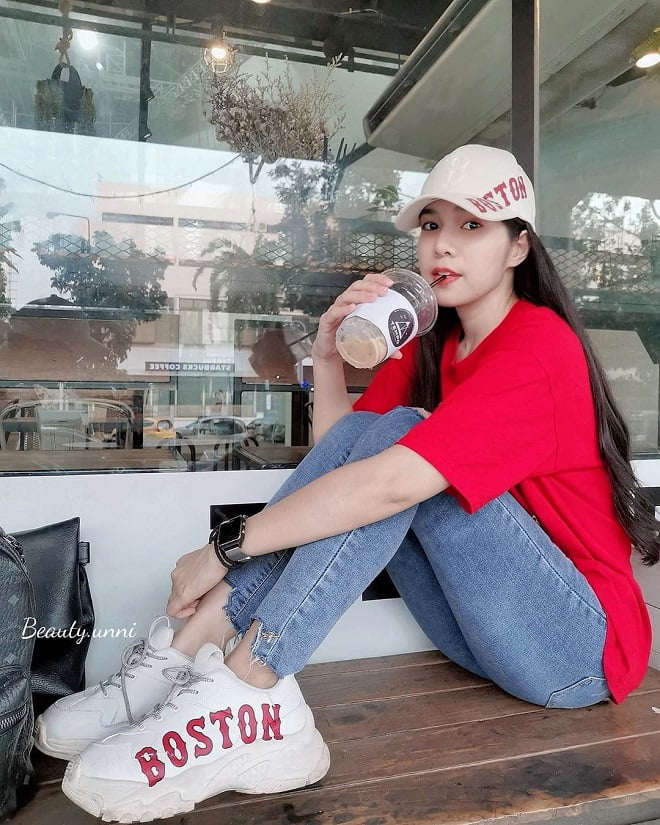 phối đồ giày mlb nữ với quần jeans