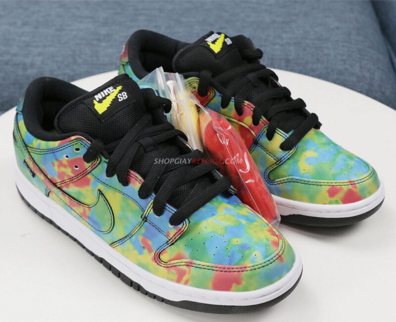 Giày Nike SB Dunk Low đổi màu