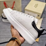 Giày Alexander McQueen gót Da bóng Đen Siêu Cấp