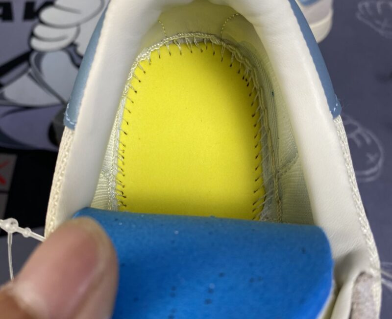 Giày New Balance CRT 300 Blue