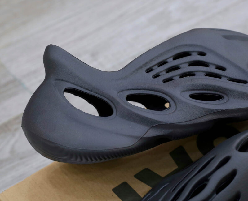 Giày Adidas Yeezy Foam RNR Onyx ‘Black’ đen rep 1:1