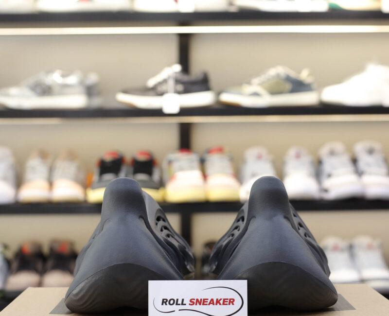 Adidas Yeezy Foam RNR Onyx ‘Black’