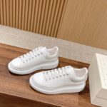 Giày Alexander Mcqueen Trắng Gót Be Vân Cá Sấu Like Auth