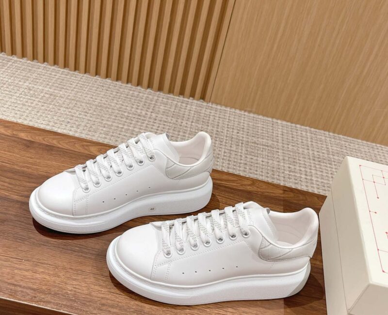 Giày Alexander Mcqueen Trắng Gót Be Vân Cá Sấu Like Auth