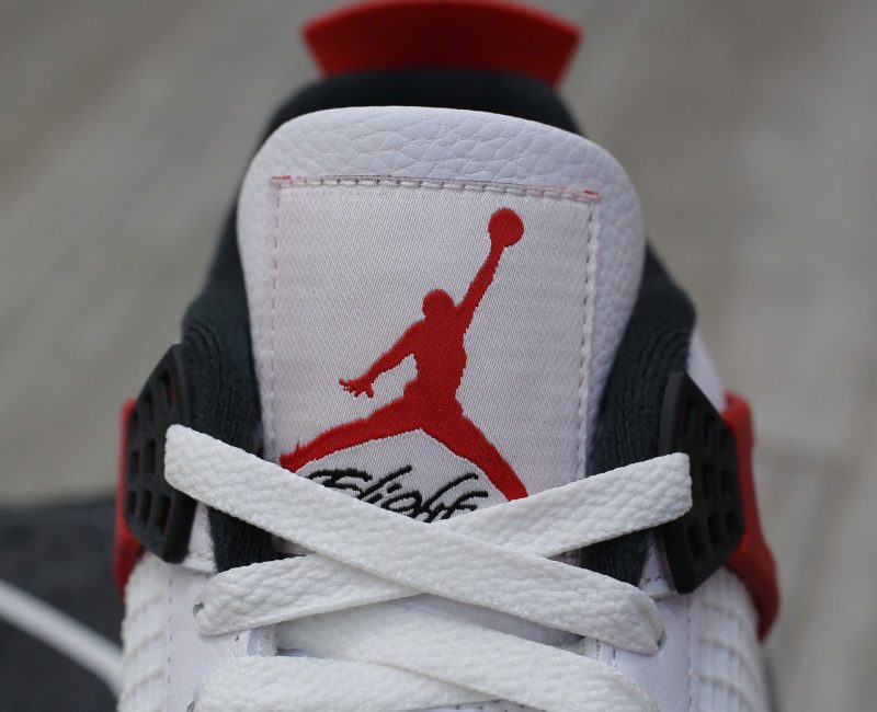 Giày Nike Air Jordan 4 Retro Red Cement Chuẩn 99% Auth