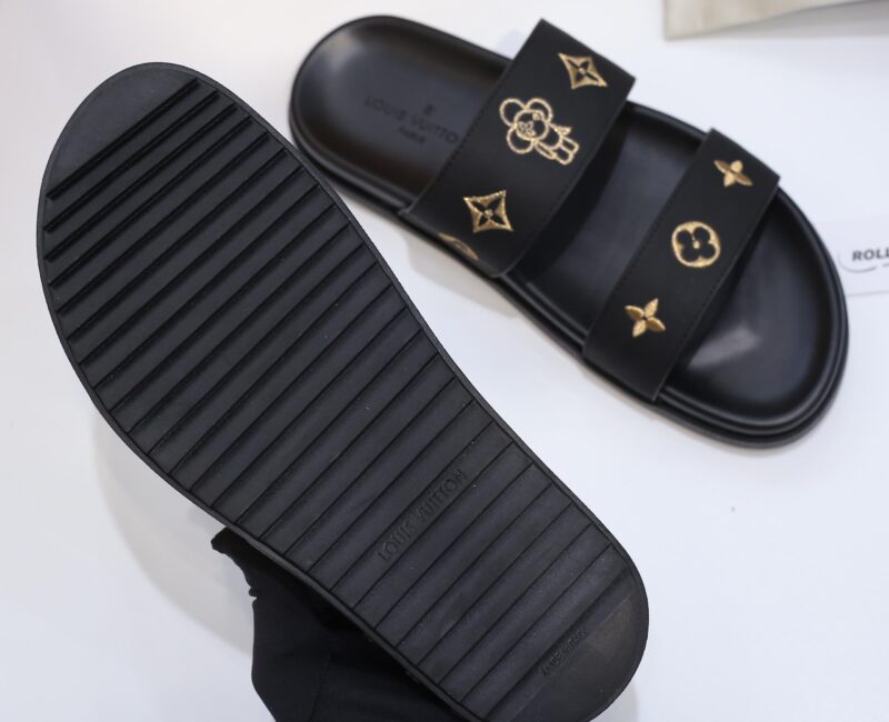 Dép Louis Vuitton Nam Màu Đen Họa Tiết Hoa Vàng Best Quality