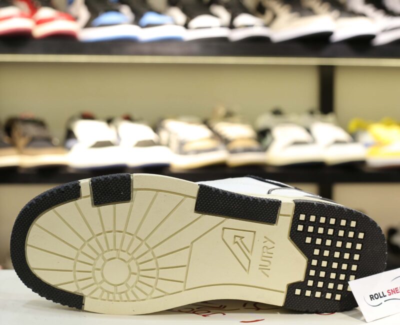 Giày Autry Medalist Low ‘White Black’ Like Auth