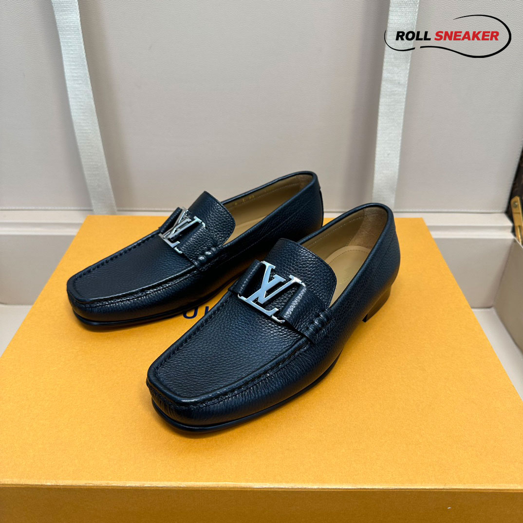 Giày Lười Louis Vuitton Montaigne Loafers Black Da Bê Có Vân Logo LV Bạc
