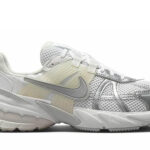 Giày Nike V2K Run 'Metallic Silver' Real